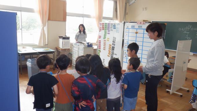 学校案内の様子 ①