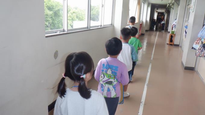 学校案内の様子 ③