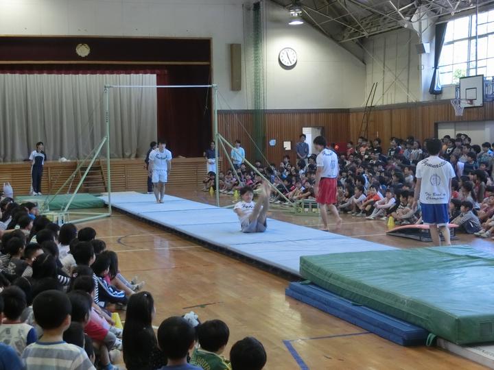 床の演技