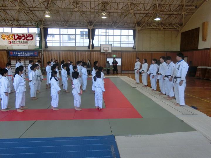 講師の先生方にあいさつ