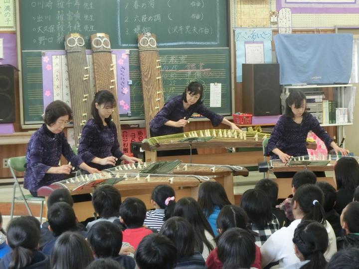 講師の先生方の演奏