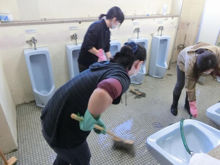 床磨き!