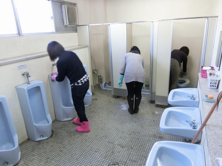 女子トイレ清掃