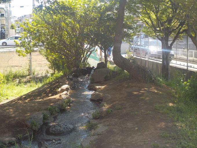 小川