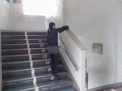 校内消毒作業