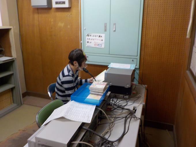 読み聞かせ中