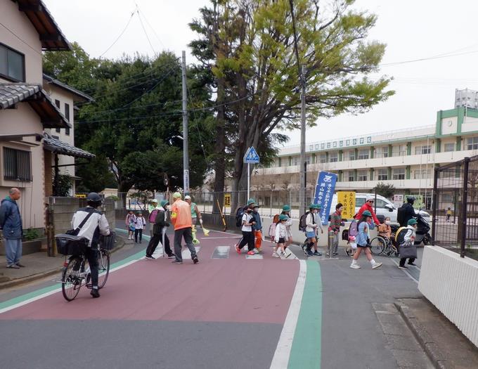 地域の皆様による「あいさつ運動」