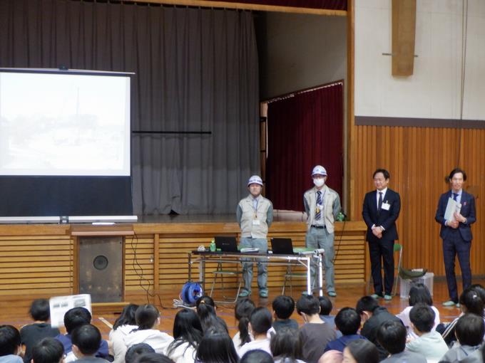 6年「飯山満に建設する橋について」