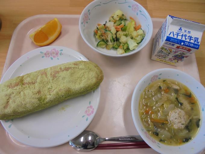 みんな大好き揚げパン登場!