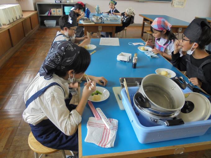 5年調理実習の様子‐1
