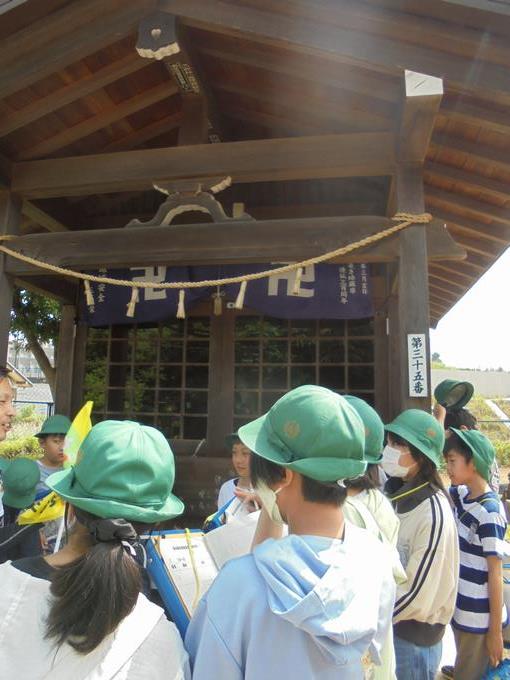 ゆるぎ地蔵を見学