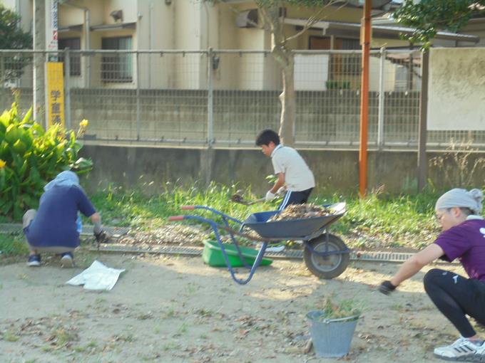 除草作業の様子