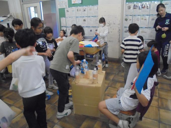 2年各学級で「お祭り」をしました!