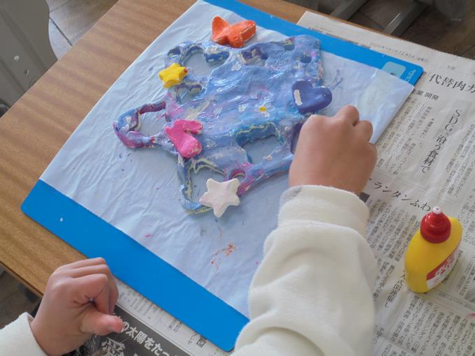 1年図画工作「のばしてぺったん」