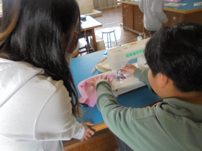 6年生によるプレゼント作り♡