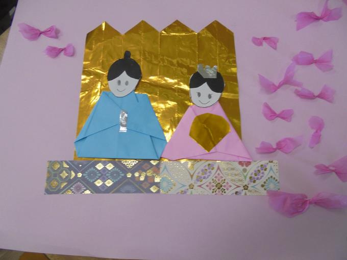 1年「おひな様を作ったよ」