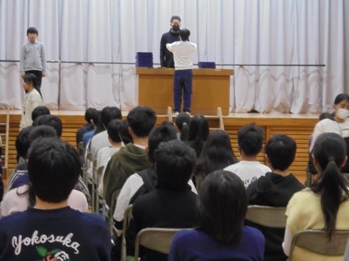 卒業証書授与の練習