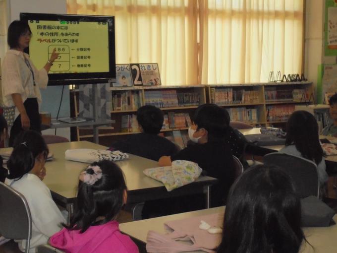 図書館オリエンテーションの様子