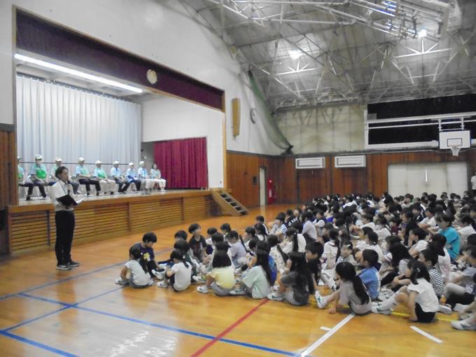 全校朝会の様子