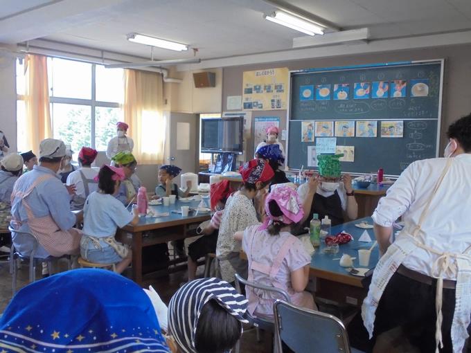 6組親子でおにぎり作り！