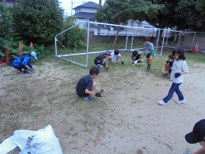 除草作業の様子１