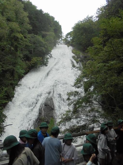 大迫力の湯滝