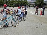 自転車の走行練習の様子