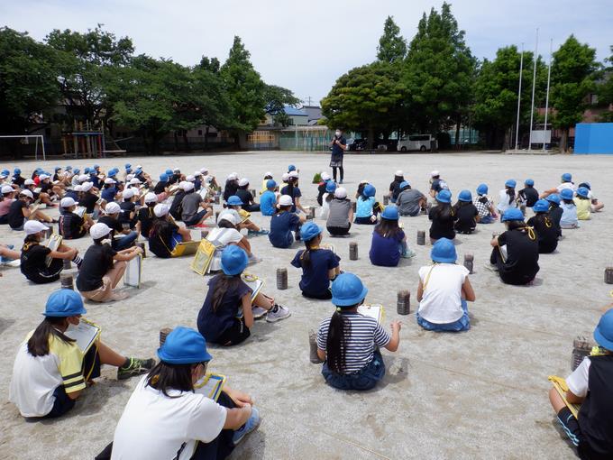 お話を聞く様子