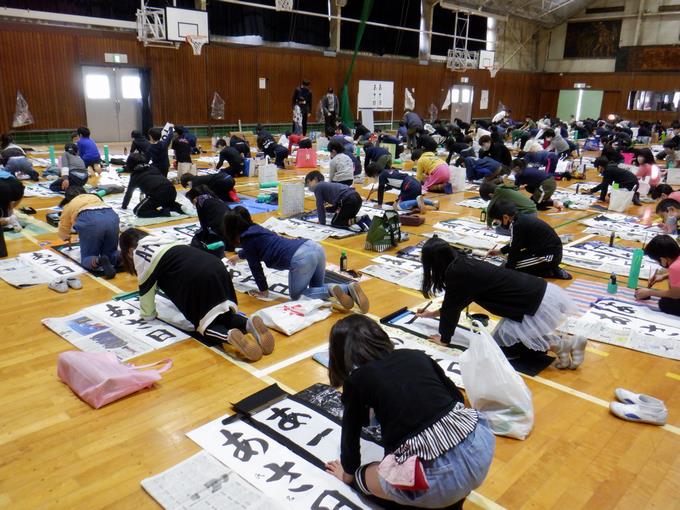 真剣に取り組む様子