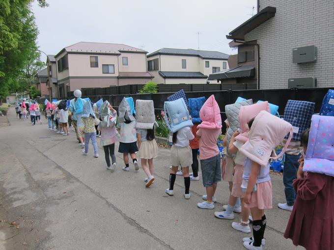 静かに並んで避難