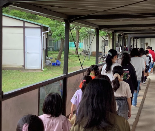 1年生を迎える会の入場の様子