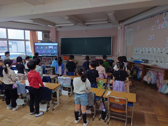 校歌斉唱