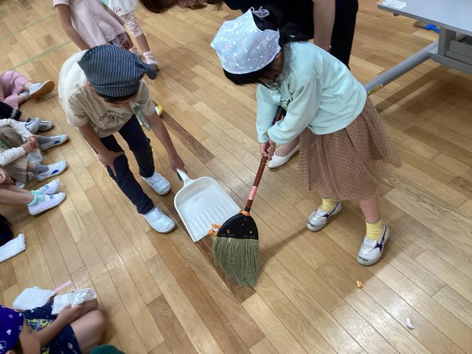 ほうき・ちりとりの使い方