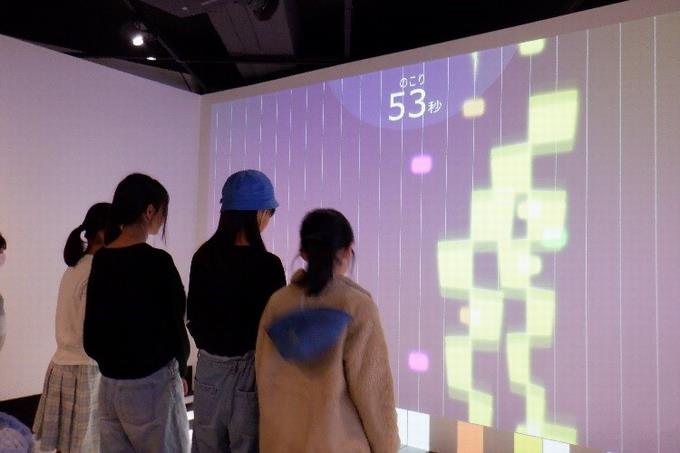 科学技術館の見学の様子