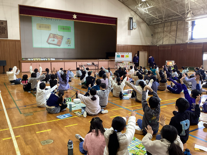 賞味期限のクイズで大盛り上がり