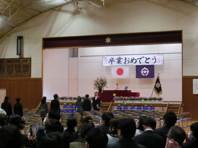 卒業生入場