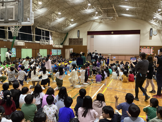 かわいい1年生の入場です