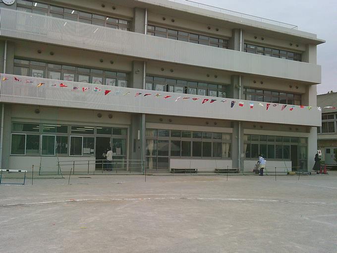 新校舎前