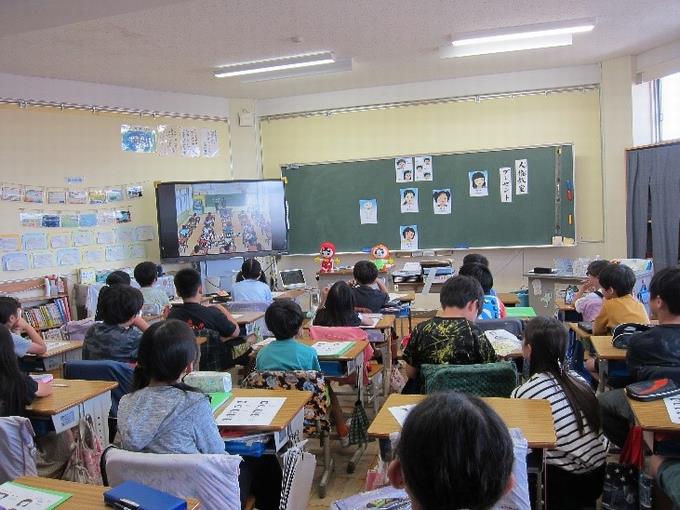 教室で授業を受ける様子①