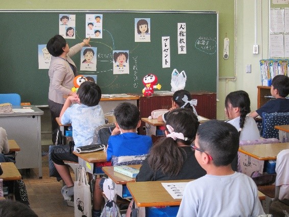 教室で授業を受ける様子②