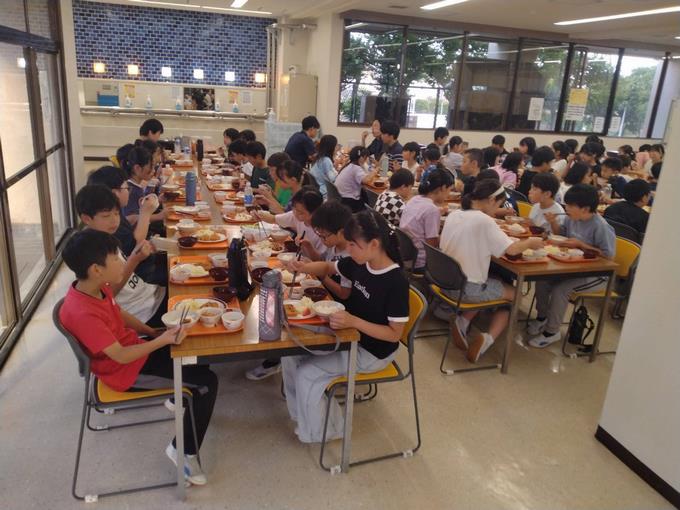 夕食の様子(1)