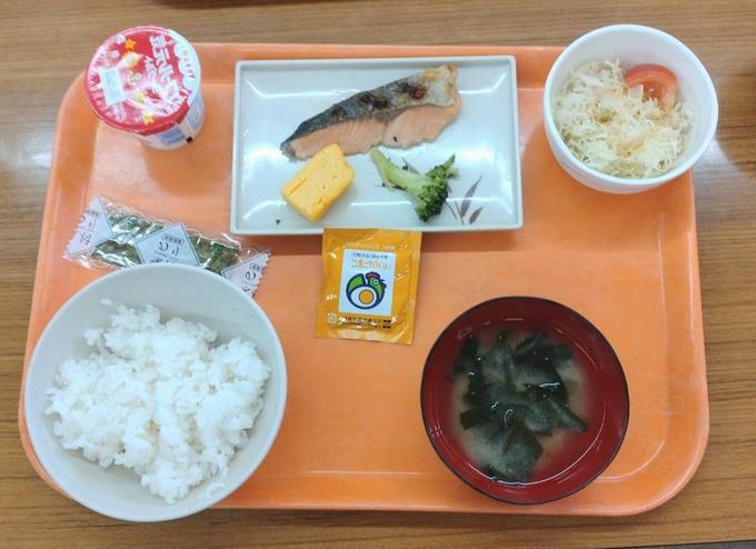 朝食は和食です!