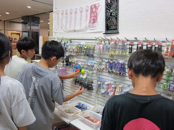 お土産を買います(1)