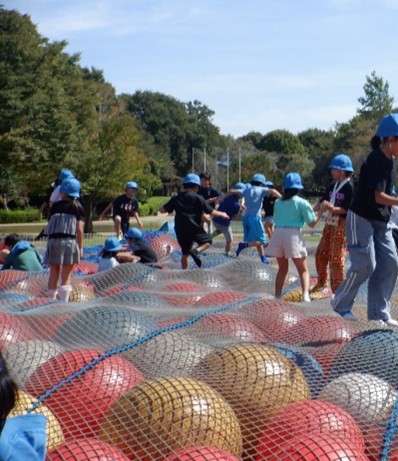 アンデルセン公園で遊んでいる様子