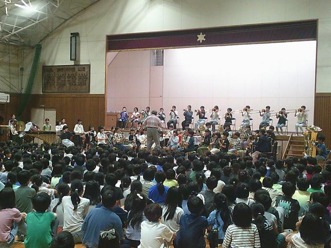 吹奏楽部の演奏