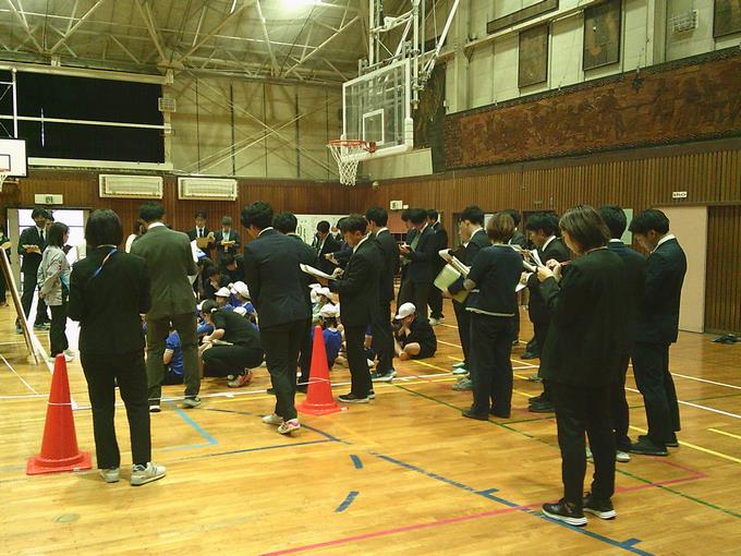 大勢の教員が参加しました