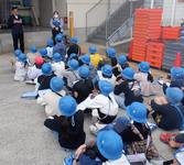 店長さんに質問をしている様子