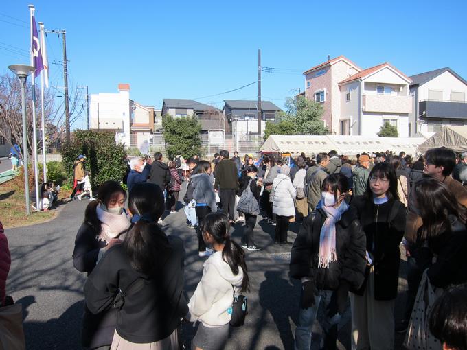 大勢の人でにぎわいました