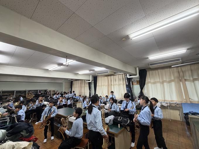 控え室でチューニングします！