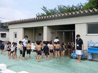 0106251年プール01